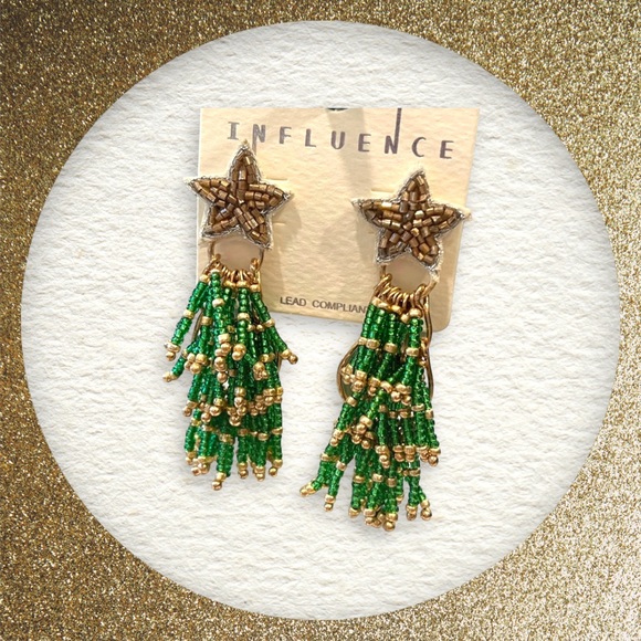 Jewelry - FINAL PRICE Beautiful seed bead Christmas earrings NWT